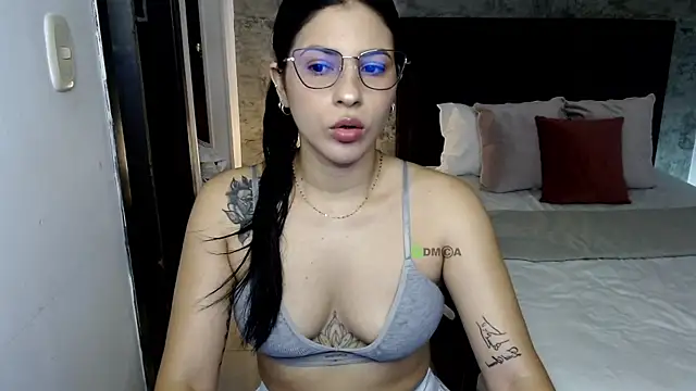 Snapshot of isa_cruzx chatting on July 2026 10:04:01 PM isa cruzx online show from July 2026 10:04:01 PM