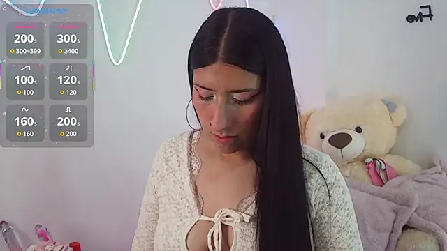 Sara Blum online show from June 2026 03:33:01 AM