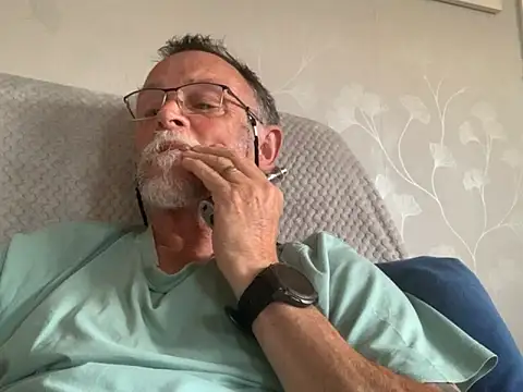 Snapshot of Moonraker64 chatting on June 2026 07:49:02 PM Moonraker64 online show from June 2026 07:49:02 PM