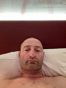 Snapshot of vladgree chatting on May 2026 10:37:02 PM vladgree online show from May 2026 10:37:02 PM
