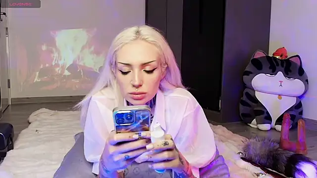 Snapshot of necroblonde chatting on June 2026 01:44:02 AM necroblonde online show from June 2026 01:44:02 AM