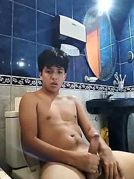 Julio0410 online show from May 2026 11:59:01 AM