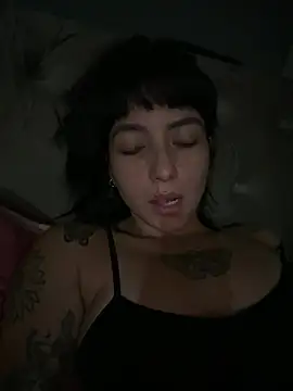 Snapshot of MartinadeCaxias chatting on May 2026 01:01:02 AM MartinadeCaxias online show from May 2026 01:01:02 AM