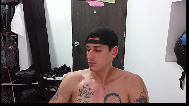 Snapshot of RaulRico chatting on June 2026 12:11:01 AM RaulRico online show from June 2026 12:11:01 AM