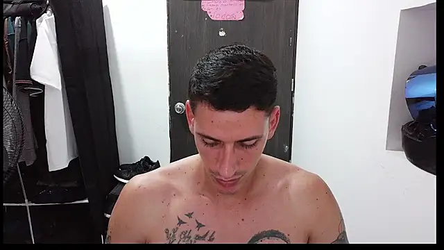 Snapshot of RaulRico chatting on July 2026 01:56:01 AM RaulRico online show from July 2026 01:56:01 AM
