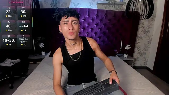 Spencerwhite  online show from May 2026 08:10:02 PM