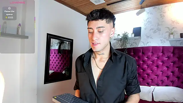 Spencerwhite  online show from June 2026 10:35:01 PM