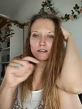 Candy Cougar online show from July 2026 07:01:01 AM