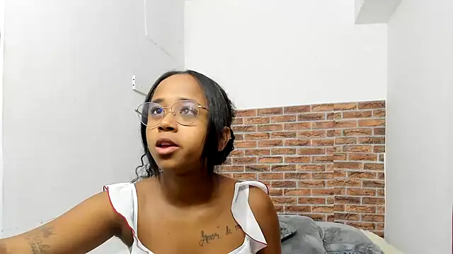 Snapshot of wizarpamela chatting on July 2026 04:23:01 PM wizarpamela online show from July 2026 04:23:01 PM