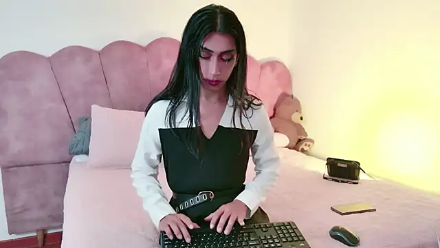 Alexadomina22 online show from August 2026 09:40:02 PM