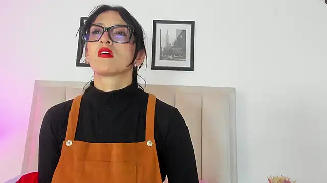 ZarayFeet online show from May 2026 04:01:02 PM