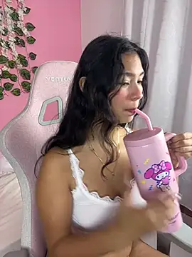 Snapshot of melody_flowers18 chatting on May 2026 02:50:01 AM melody flowers18 online show from May 2026 02:50:01 AM