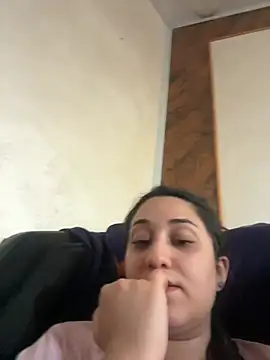 Snapshot of ICEDGLOSS chatting on June 2026 11:10:01 AM ICEDGLOSS online show from June 2026 11:10:01 AM