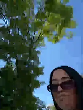 Snapshot of ICEDGLOSS chatting on July 2026 08:45:02 AM ICEDGLOSS online show from July 2026 08:45:02 AM