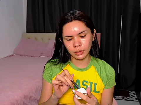 Alexandra Kenn online show from June 2026 01:50:01 PM