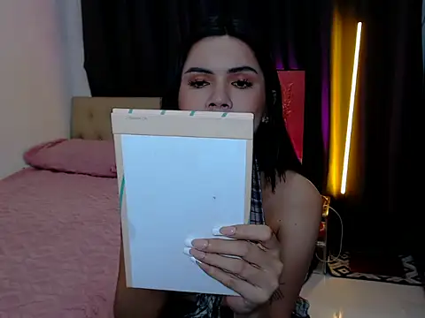 Alexandra Kenn online show from July 2026 10:45:01 PM