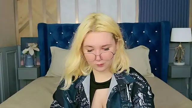 Cassey Well online show from May 2026 03:46:01 AM