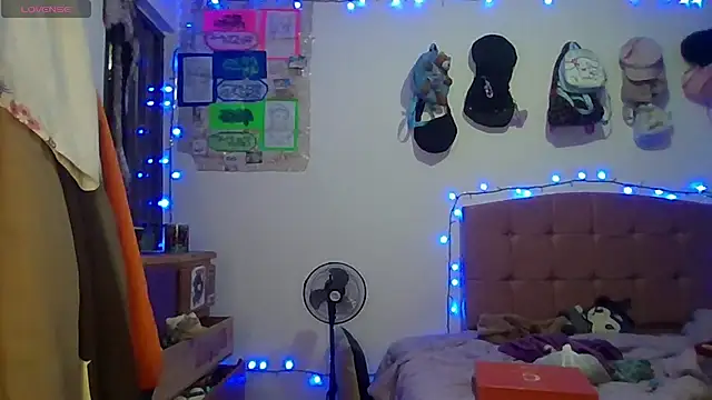 Snapshot of suky_fox chatting on June 2026 01:38:02 AM suky fox online show from June 2026 01:38:02 AM