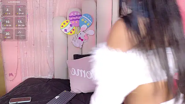 Hollyyqueen  online show from July 2026 07:35:02 PM