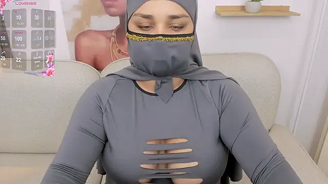 Snapshot of Salma_farouk chatting on June 2026 03:18:01 AM Salma farouk online show from June 2026 03:18:01 AM