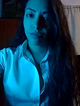 Snapshot of CasiTuya chatting on June 2026 04:33:01 AM CasiTuya online show from June 2026 04:33:01 AM