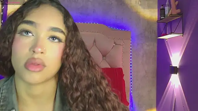 CamilaFlirt online show from June 2026 06:58:02 PM