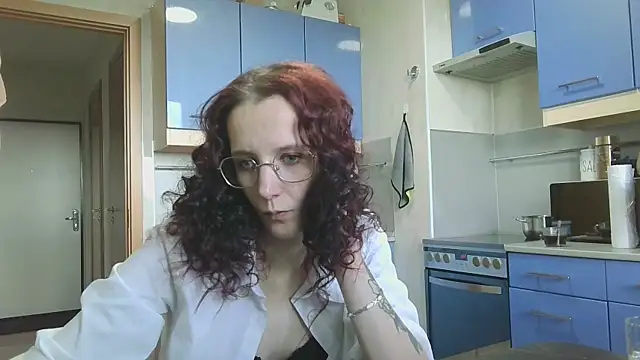 Lucy Crystal online show from May 2026 02:57:02 PM