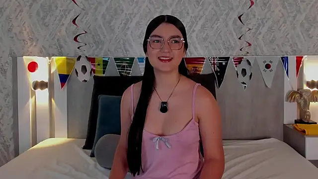 Vaalentina Lux online show from June 2026 02:36:01 PM