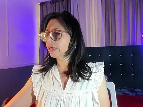 Snapshot of lena_gray chatting on May 2026 01:51:02 PM lena gray online show from May 2026 01:51:02 PM