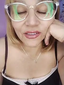 Snapshot of vitaminafranccesca chatting on May 2026 06:57:02 PM vitaminafranccesca online show from May 2026 06:57:02 PM
