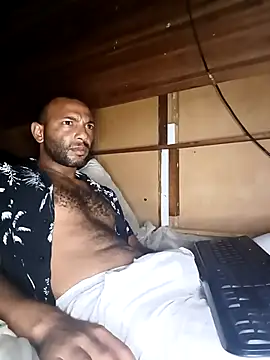 Snapshot of Camodick chatting on December 2025 12:04:01 AM Camodick online show from December 2025 12:04:01 AM