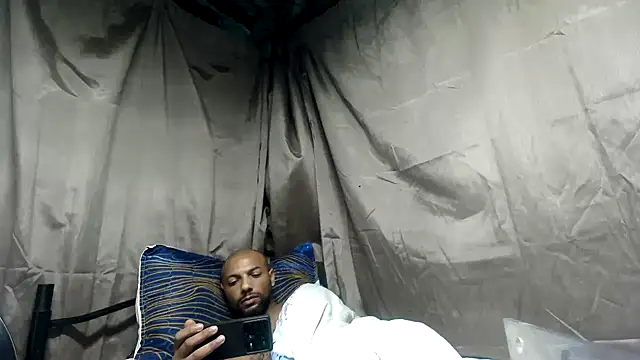 Snapshot of Camodick chatting on April 2026 09:29:01 AM Camodick online show from April 2026 09:29:01 AM