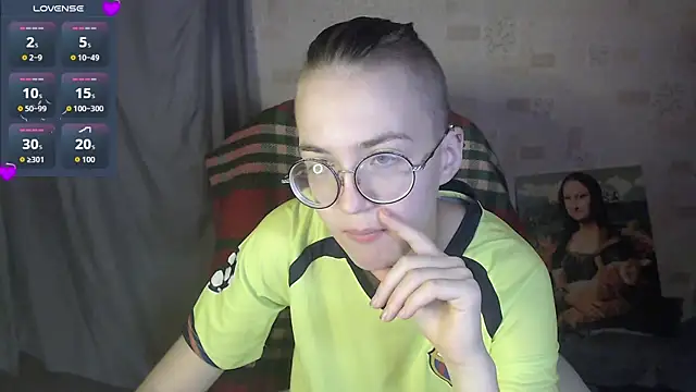 Alessa Kiss online show from June 2026 10:20:01 AM