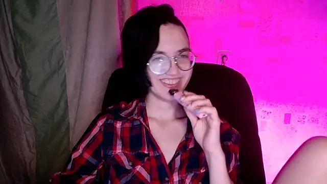 Alessa Kiss online show from August 2026 07:18:02 AM