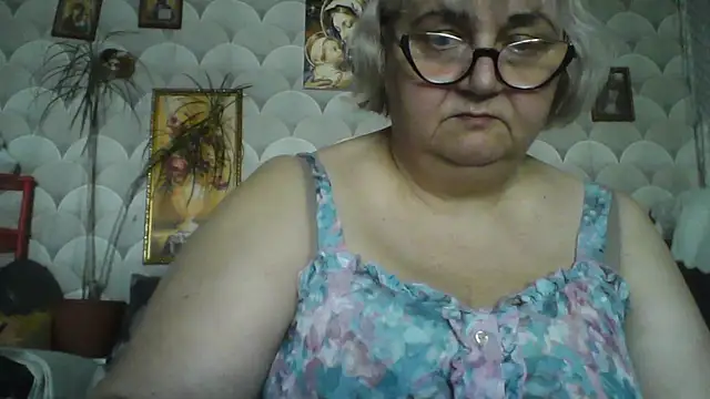 Snapshot of MarinaFarina53 chatting on May 2026 05:47:01 AM MarinaFarina53 online show from May 2026 05:47:01 AM
