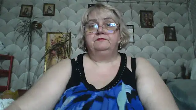 Snapshot of MarinaFarina53 chatting on May 2026 01:18:02 PM MarinaFarina53 online show from May 2026 01:18:02 PM
