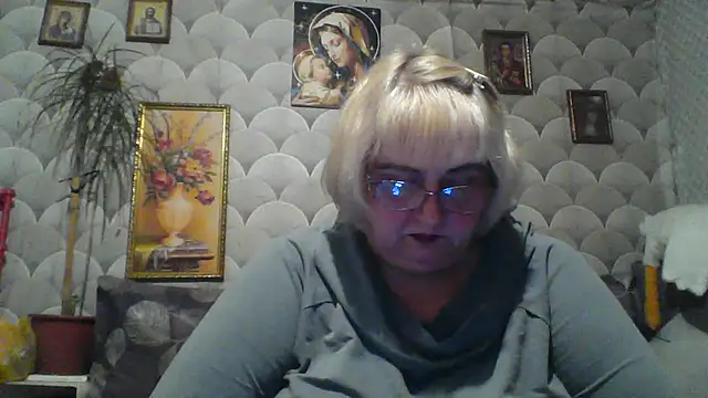 Snapshot of MarinaFarina53 chatting on May 2026 09:01:02 PM MarinaFarina53 online show from May 2026 09:01:02 PM