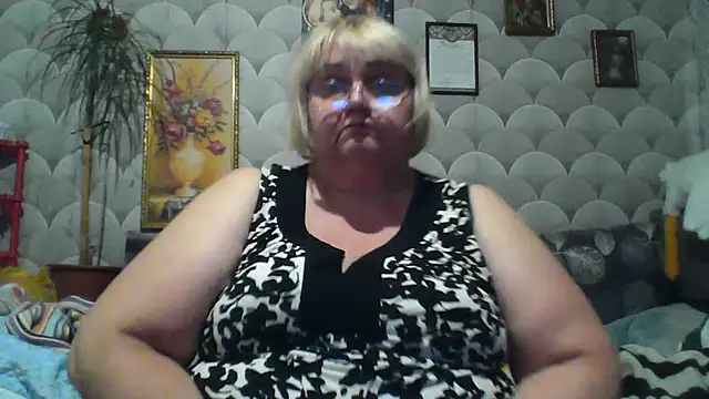 Snapshot of MarinaFarina53 chatting on May 2026 05:55:02 PM MarinaFarina53 online show from May 2026 05:55:02 PM