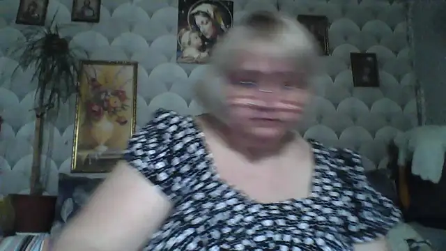 Snapshot of MarinaFarina53 chatting on May 2026 05:59:02 AM MarinaFarina53 online show from May 2026 05:59:02 AM