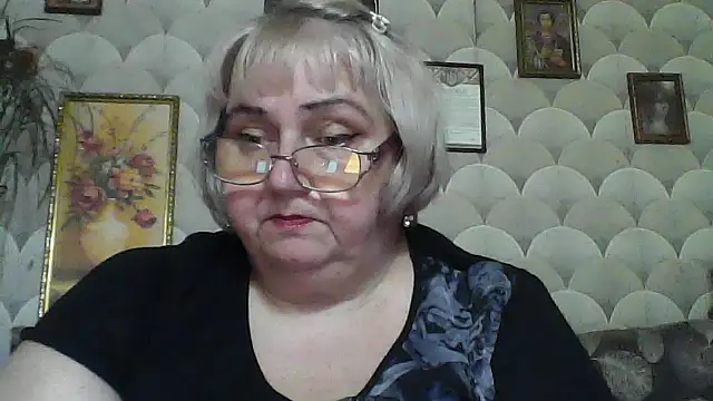 Snapshot of MarinaFarina53 chatting on June 2026 07:32:02 AM MarinaFarina53 online show from June 2026 07:32:02 AM