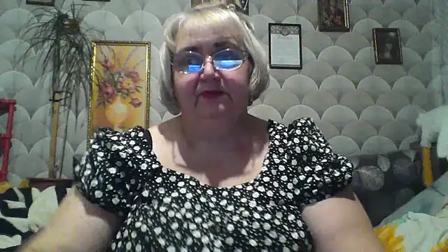 Snapshot of MarinaFarina53 chatting on June 2026 08:54:01 PM MarinaFarina53 online show from June 2026 08:54:01 PM