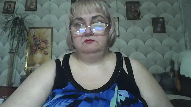 Snapshot of MarinaFarina53 chatting on June 2026 07:02:02 AM MarinaFarina53 online show from June 2026 07:02:02 AM