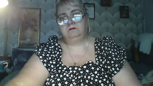 Snapshot of MarinaFarina53 chatting on July 2026 05:04:02 AM MarinaFarina53 online show from July 2026 05:04:02 AM