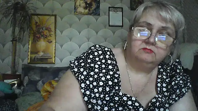 Snapshot of MarinaFarina53 chatting on July 2026 03:14:02 PM MarinaFarina53 online show from July 2026 03:14:02 PM