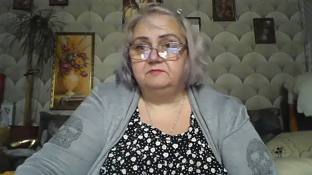 Snapshot of MarinaFarina53 chatting on July 2026 07:57:01 AM MarinaFarina53 online show from July 2026 07:57:01 AM