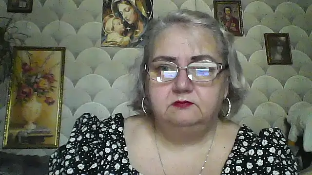 Snapshot of MarinaFarina53 chatting on July 2026 05:34:01 AM MarinaFarina53 online show from July 2026 05:34:01 AM