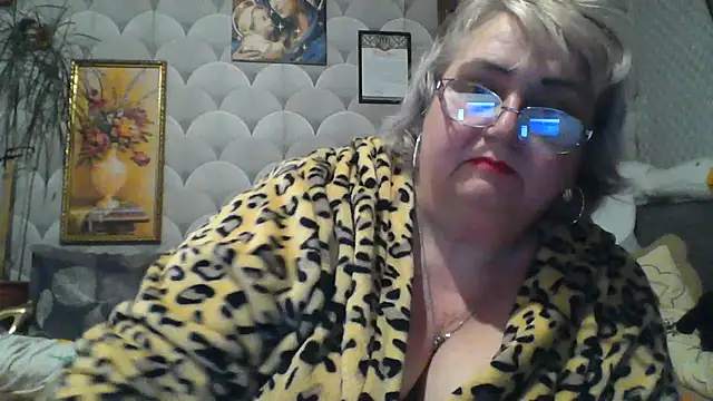 Snapshot of MarinaFarina53 chatting on July 2026 05:59:02 PM MarinaFarina53 online show from July 2026 05:59:02 PM