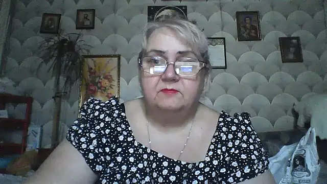 Snapshot of MarinaFarina53 chatting on July 2026 06:49:02 AM MarinaFarina53 online show from July 2026 06:49:02 AM
