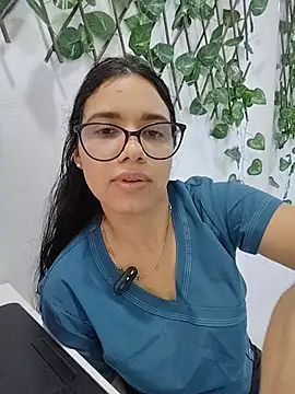 alanahot94 online show from June 2026 09:06:01 PM