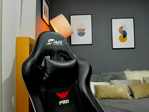 Snapshot of ZEI-001 chatting on June 2026 07:25:02 AM ZEI-001 online show from June 2026 07:25:02 AM